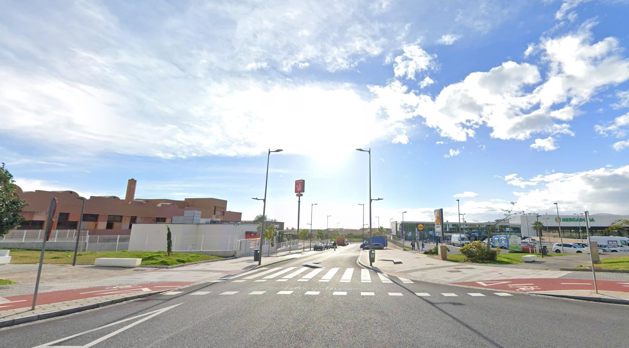 SUELO TERCIARIO EN RENTABILIDAD EN VENTA (BURGER KING + BNOIL)